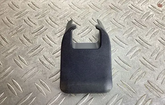Lexus RX 450H Rear seat rail trim cover 7215748130