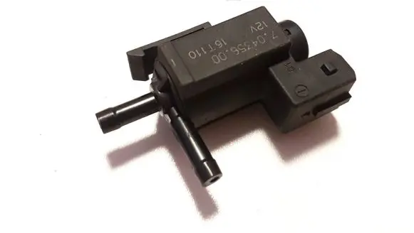 Jaguar F-Pace Vacuum valve 70435600