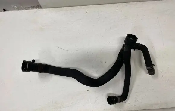 Audi A4 S4 B8 8K Engine coolant pipe/hose 8K0122293