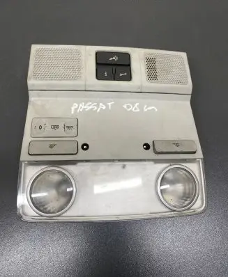 Volkswagen PASSAT B6 Front seat light 1KO947105