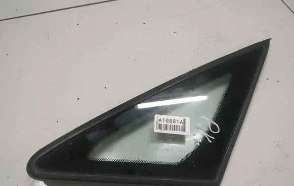 Toyota Avensis Verso Front triangle window/glass as2