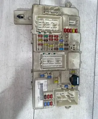 Ford Focus Fuse box set 97RA000001 97RA012108 3033192433
