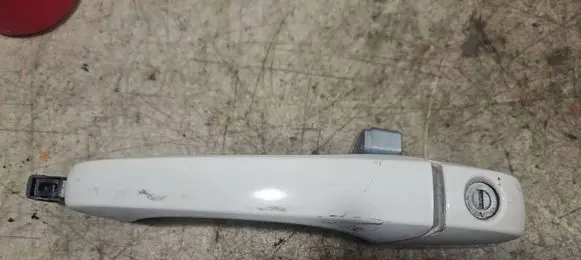 Chrysler Town u0026 Country V Front door exterior handle 94002431