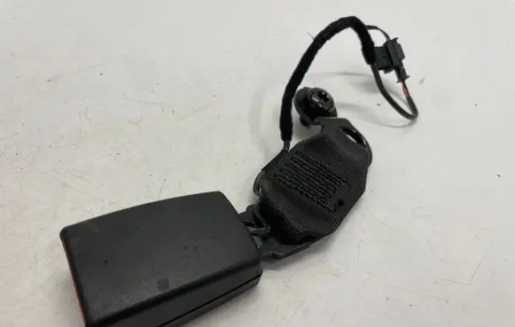 Mini Cooper Countryman F60 Rear seatbelt buckle 7215744