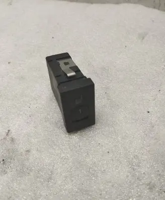 Volkswagen PASSAT B5.5 Seat heating switch 3B0963563C