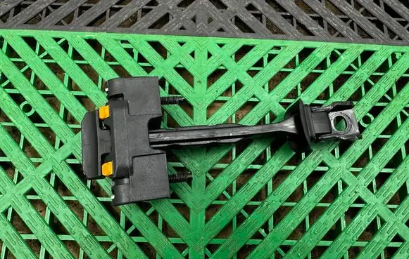 BMW M4 G82 G83 Front door check strap stopper 7482127
