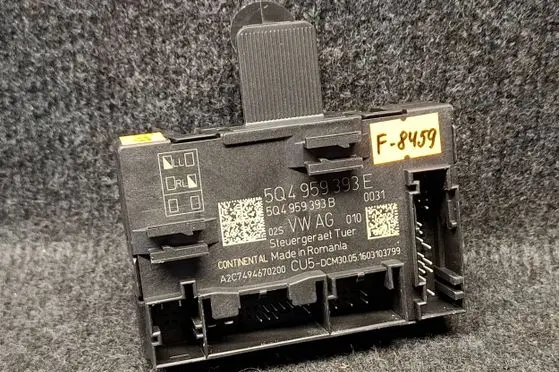 Volkswagen Golf VII Other control units/modules 5Q4959393E 5Q4959393B