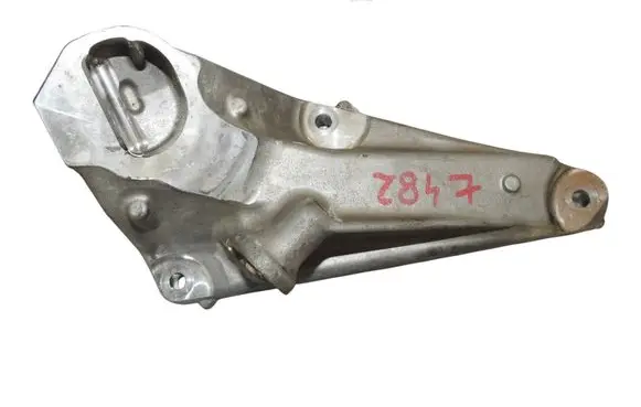 Mercedes-Benz A W176 Engine mounting bracket A1762230100