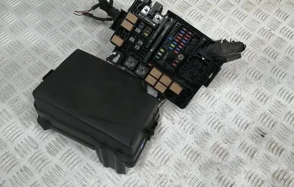 Hyundai Kona I Fuse box set 91700DD360 3023417014