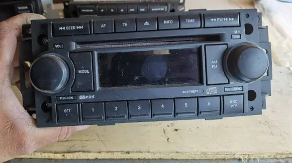 Dodge Caliber Radio/CD/DVD/GPS head unit P05091509AG