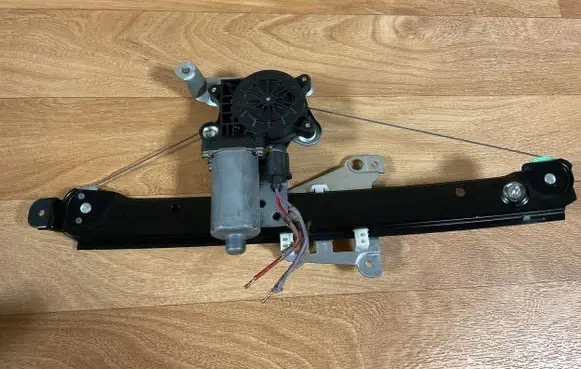 Volvo V70 Rear door window regulator motor 119971XXX