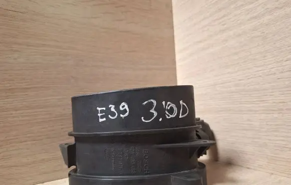BMW 5 E39 Mass air flow meter 0928400468