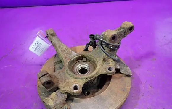 Opel Corsa D Front wheel hub spindle knuckle