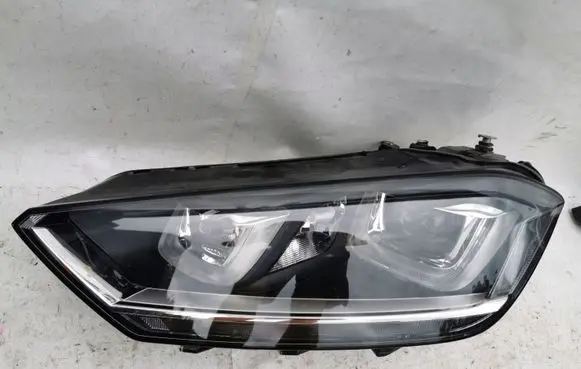 Volkswagen Golf Sportsvan Headlight/headlamp 517941033B