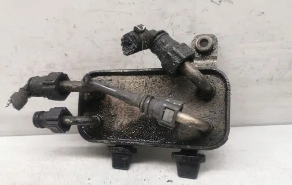 Oil filter mounting bracket