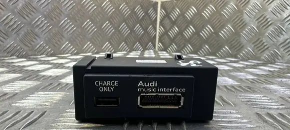 Audi A3 S3 8V USB socket connector 8V0035736B
