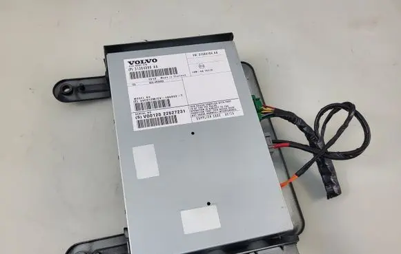Volvo S60 Sound amplifier 31384099