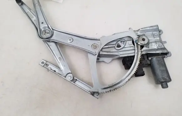 Opel Astra H Front door window regulator with motor 