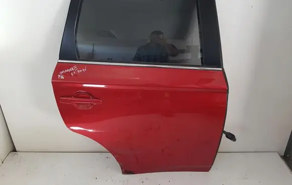 Mitsubishi Outlander Rear door