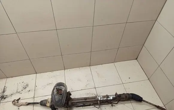 Ford Focus Steering rack 5M513200EG