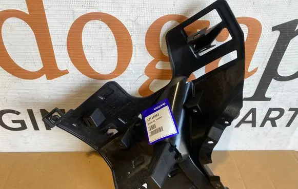 Volvo XC40 Front bumper mounting bracket 32136093