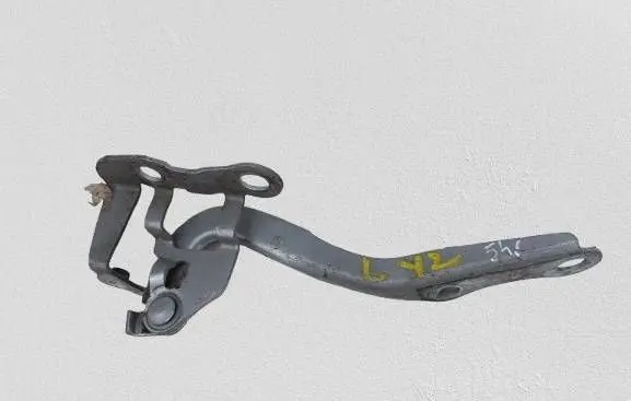 Toyota Yaris Engine bonnet/hood hinges 
