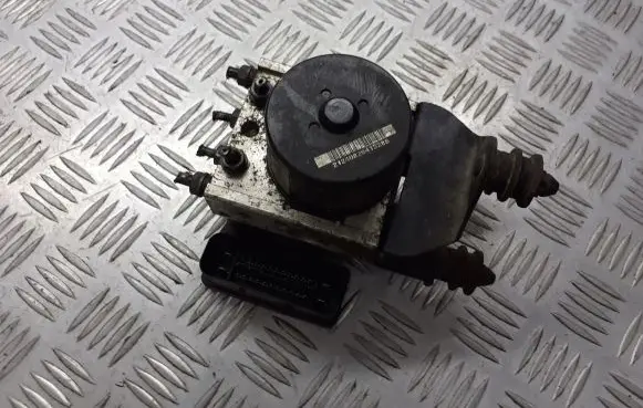 Skoda Octavia Mk2 (1Z) ABS Pump 1K0907379AF