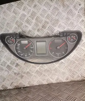 Audi A4 S4 B7 8E 8H Speedometer (instrument cluster) 8e0920982m