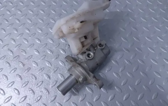 Citroen Berlingo Master brake cylinder 1616905480 9807687080 0204821216