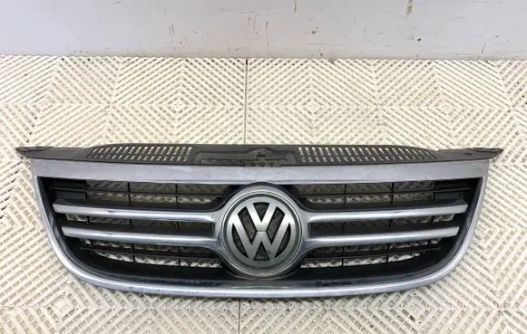 Volkswagen Tiguan Front grill 5N0853653A