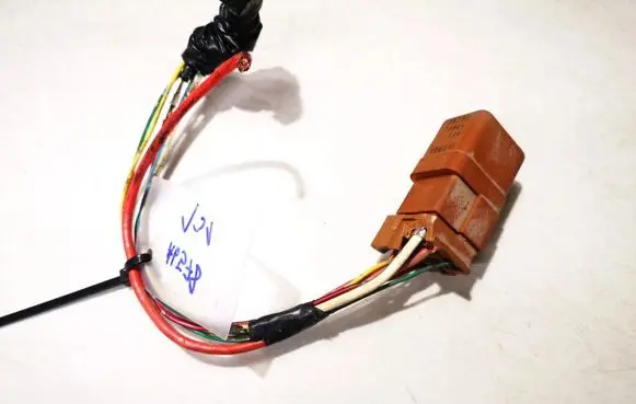 Nissan Almera Tino Other relay 2523079964