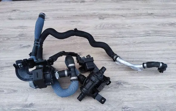 Renault Megane IV Electric auxiliary coolant/water pump 212008315R 0392024095 110675590R