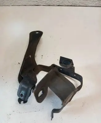 Volvo S60 Power steering pump mounting bracket 31317375 A0025478 C6S4B