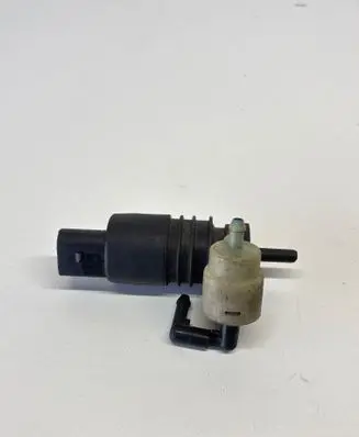 Volkswagen Golf IV Windscreen/windshield washer pump PA6GBGF30