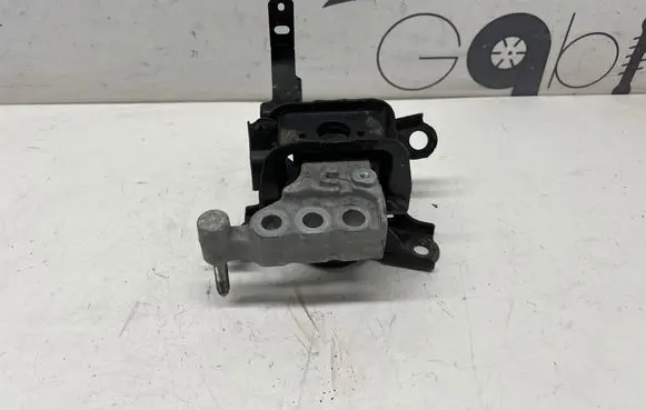 Toyota RAV 4 (XA50) Engine mount bracket 