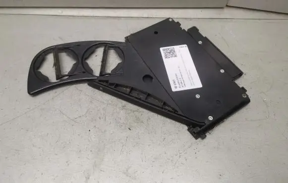 Volkswagen PASSAT B5 Cup holder 3B1858569C