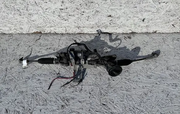 Volkswagen Golf VII Steering rack