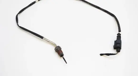 Volkswagen Golf VII Oil temperature sensor 05L906088AP