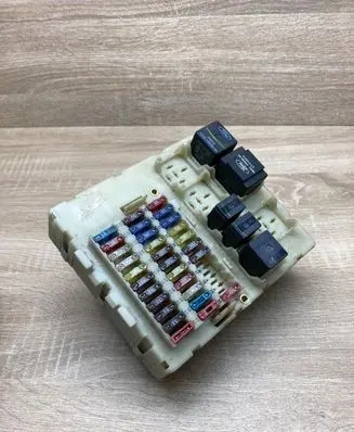 Ford C-MAX I Fuse module 2M5T14A073PC 90730AB
