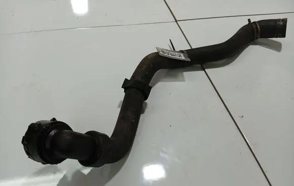 Ford Mondeo MK IV Engine coolant pipe/hose