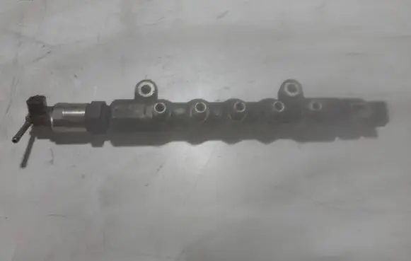 Toyota Avensis Verso Fuel main line pipe M0R50