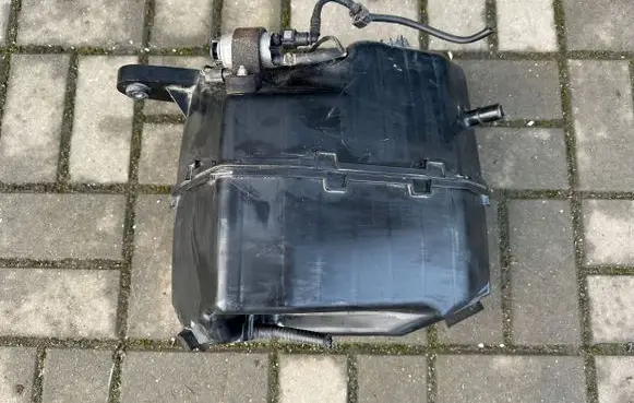 BMW X3 G01 AdBlue liquid reservoir 7377944