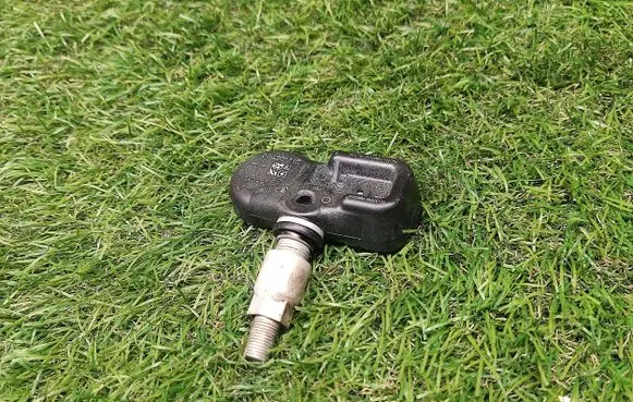 Toyota Camry VIII XV70 Tire pressure sensor 3729APMVC015 PMVC015