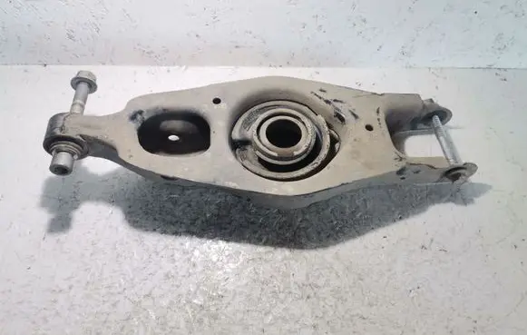 Dodge Challenger Rear upper control arm/wishbone