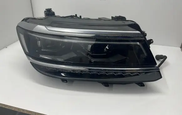 Volkswagen Tiguan Headlight/headlamp 5NC941082D 030110163608