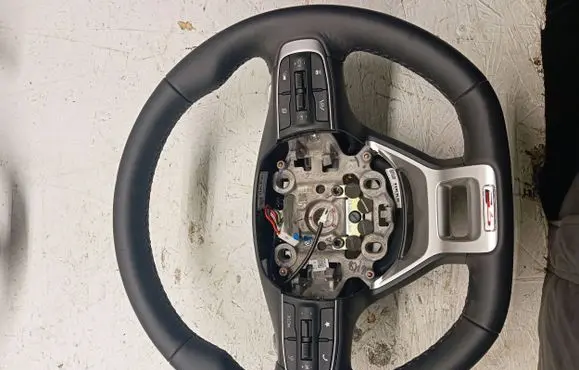 KIA Sportage Steering wheel 231004102051