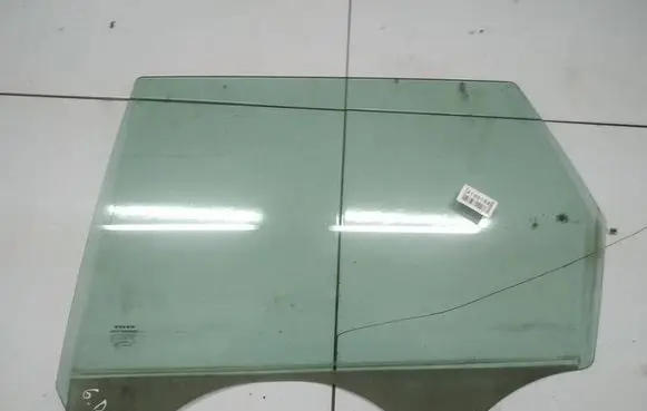 Volvo V50 Rear door window glass as2