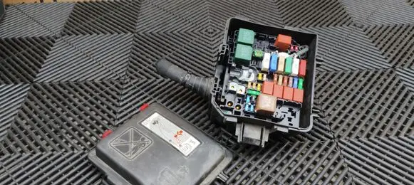 Opel Mokka B Fuse box set MW023699VP