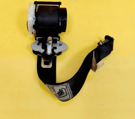Honda CR-V Rear seatbelt 6073543