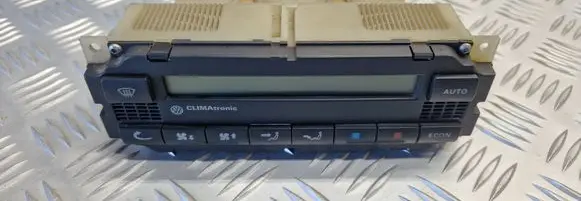 Volkswagen PASSAT B5 Climate control unit